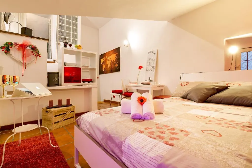 Holiday home New Pantheon Romantic Suite Italy