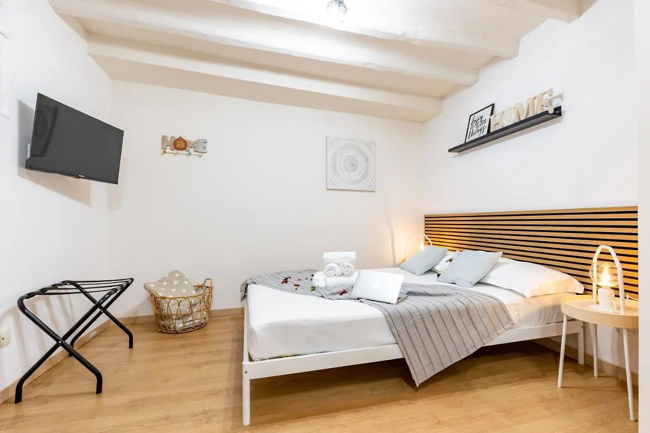 New Pantheon Romantic Suite Italy