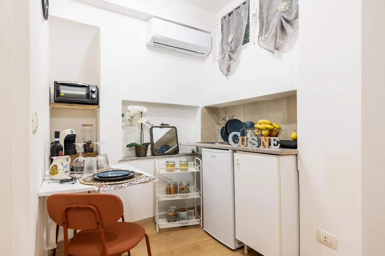 New Pantheon Romantic Suite 0*, Rome Italy