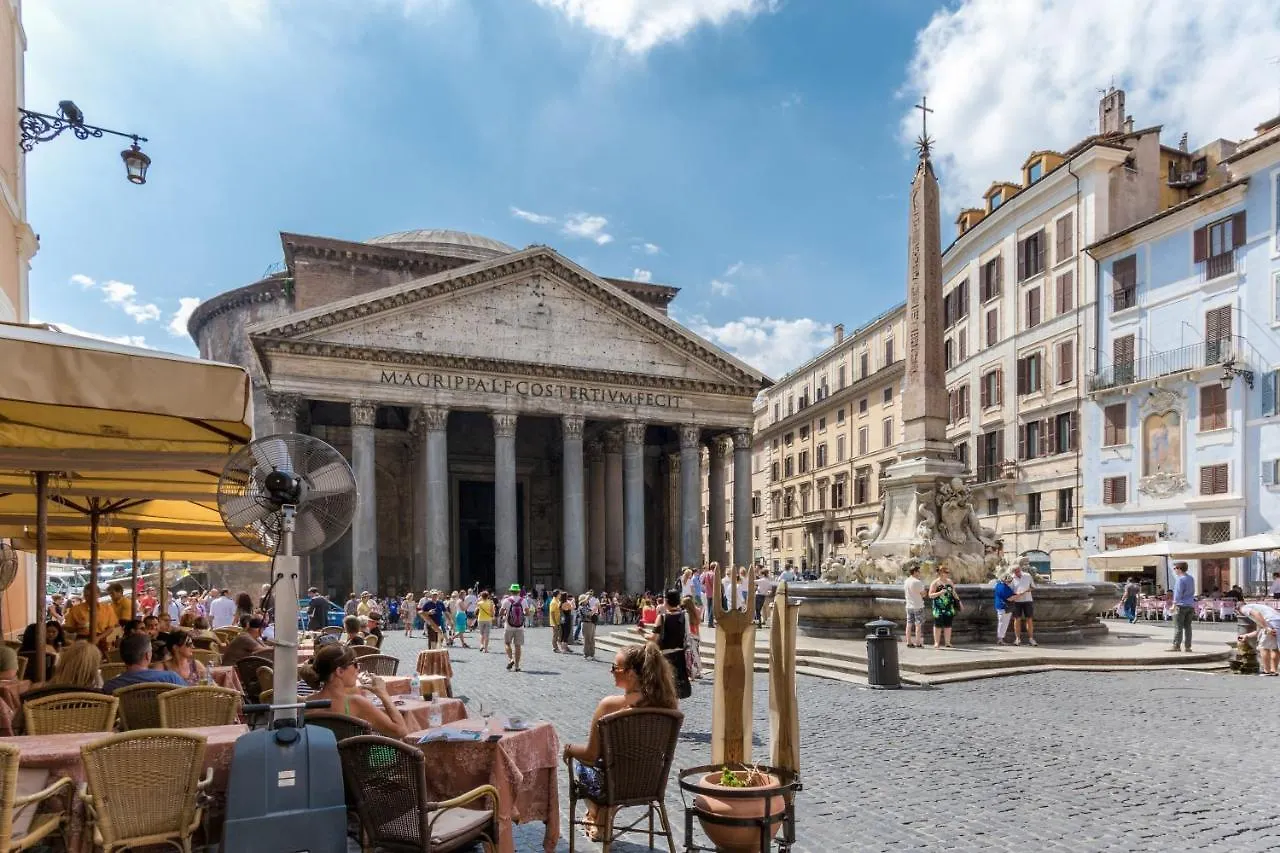 Holiday home New Pantheon Romantic Suite Italy